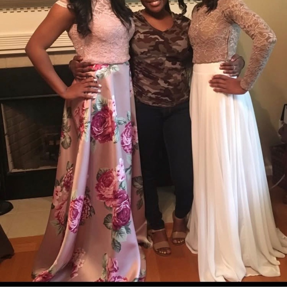 Dresses - Picture 5 of 9